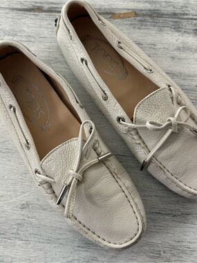 Tod's Cream Leather Moccasin Driving Shoes for Women size 37
